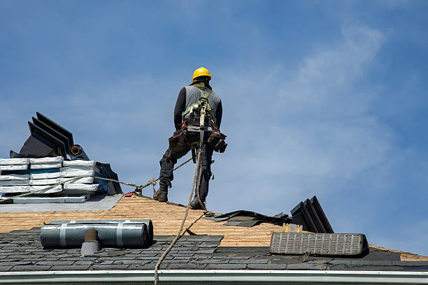 Professional Roof Installation technician working in Del Valle, TX